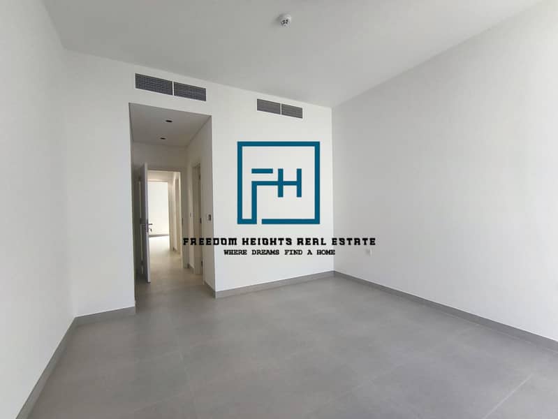 14 b10fe557-3827-4586-898d-97efd87ef938. jpg