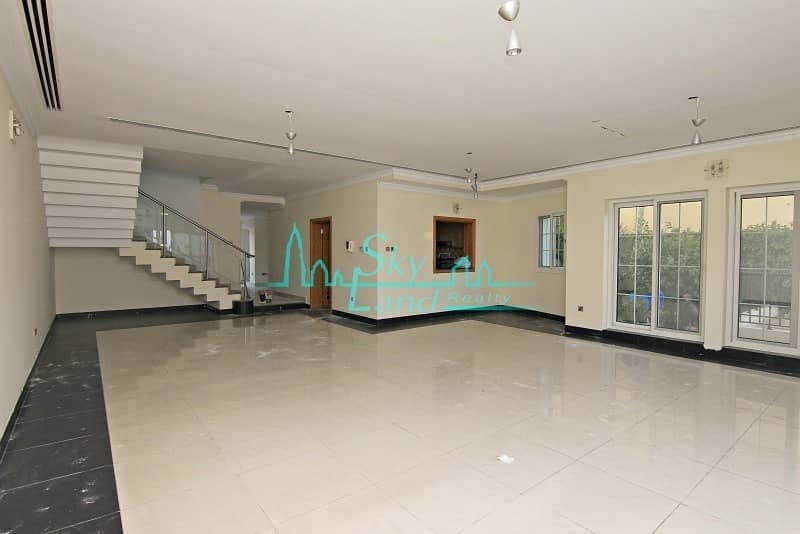 4 Beautiful 4 bed villa with private pool in Jumeirah 1