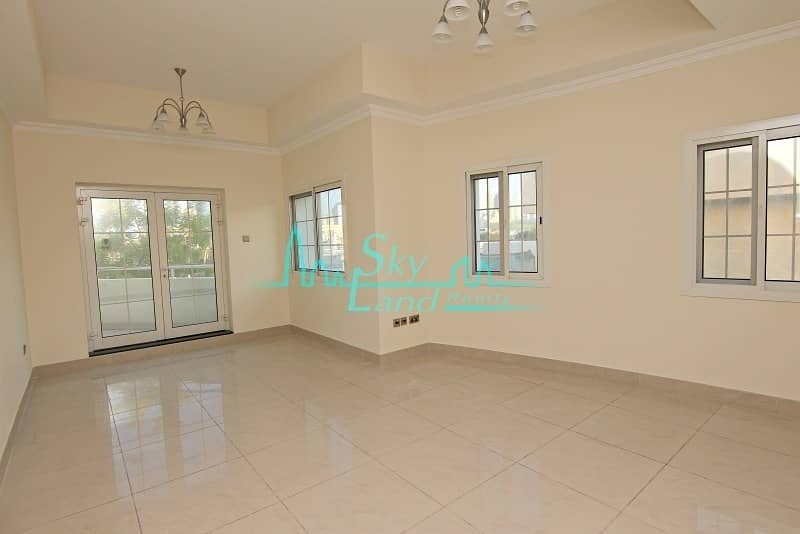 7 Beautiful 4 bed villa with private pool in Jumeirah 1