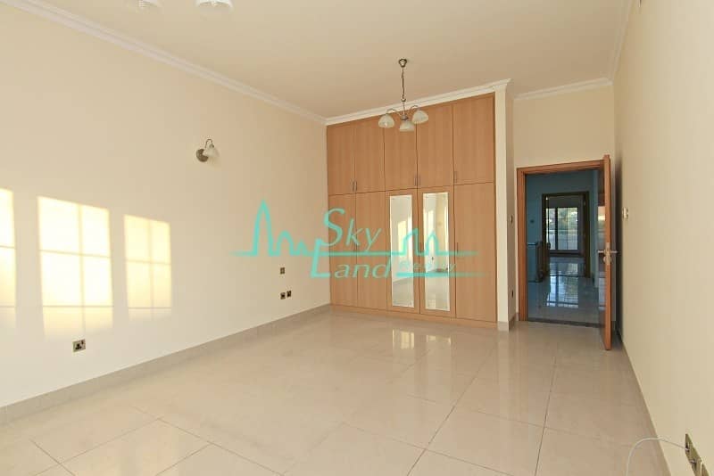 11 Beautiful 4 bed villa with private pool in Jumeirah 1