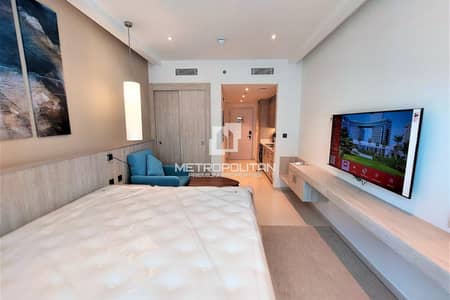 Studio for Sale in Palm Jumeirah, Dubai - Penthouse level | Seaside living | Multiple Units