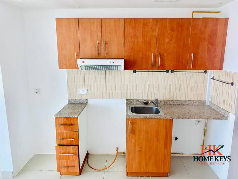 7 Kitchen 2. jpg