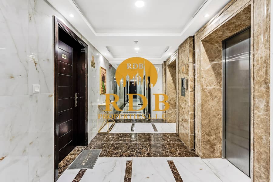 24 06TH FLOOR CORRIDOR. jpg
