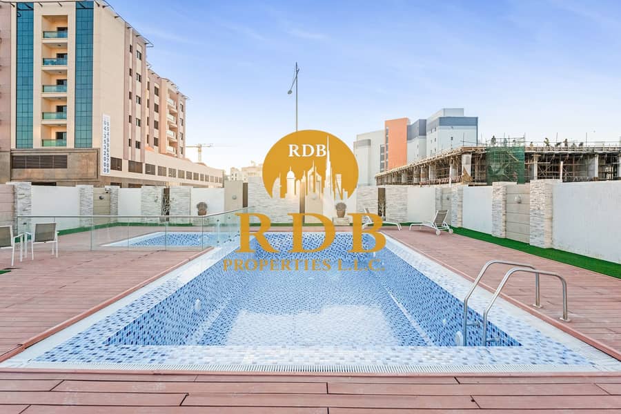 32 SWIMMING POOL 2. jpg