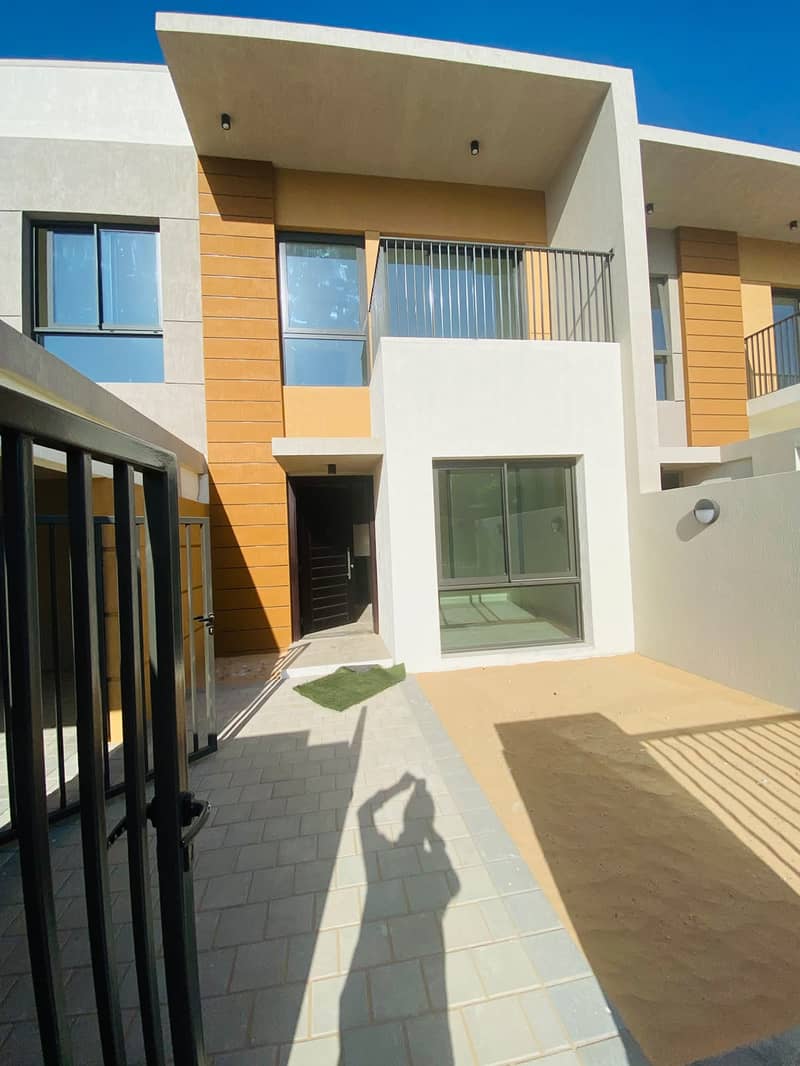 Brand New Luxury Corner Villa | 5 Master Bedrooms + Guest Room | Prime Location Near Entrance | Plot Size: 5,660 Sq. Ft Corner - Image 5