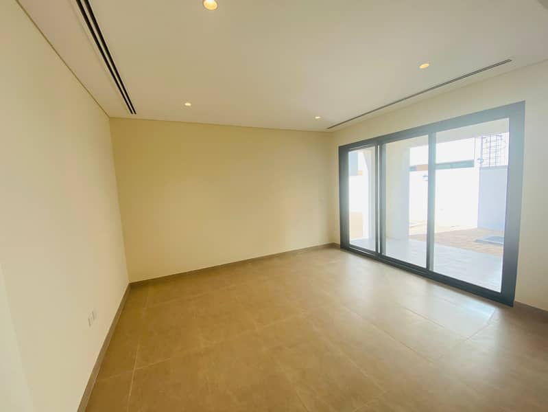 Brand New Luxury Corner Villa | 5 Master Bedrooms + Guest Room | Prime Location Near Entrance | Plot Size: 5,660 Sq. Ft Corner - Image 6