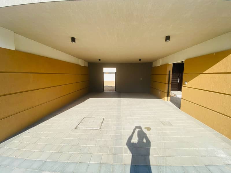 Brand New Luxury Corner Villa | 5 Master Bedrooms + Guest Room | Prime Location Near Entrance | Plot Size: 5,660 Sq. Ft Corner - Image 7