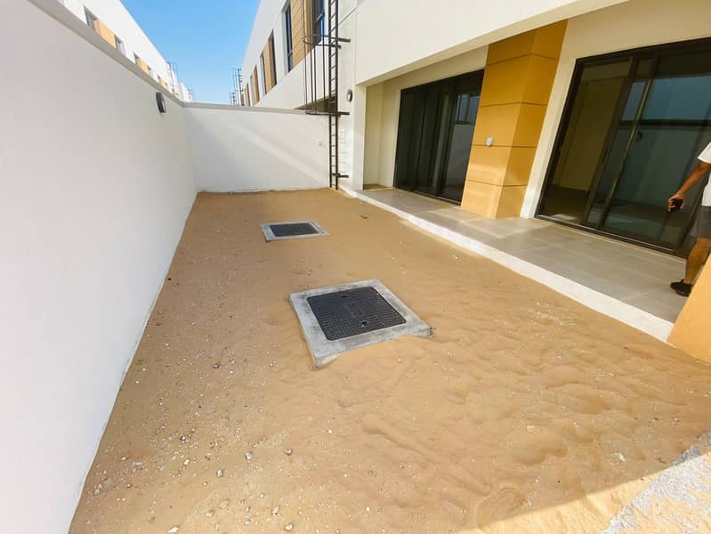 Brand New Luxury Corner Villa | 5 Master Bedrooms + Guest Room | Prime Location Near Entrance | Plot Size: 5,660 Sq. Ft Corner - Image 11