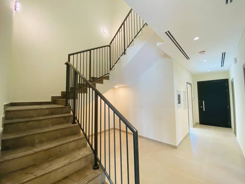 Brand New Luxury Corner Villa | 5 Master Bedrooms + Guest Room | Prime Location Near Entrance | Plot Size: 5,660 Sq. Ft Corner - Image 12