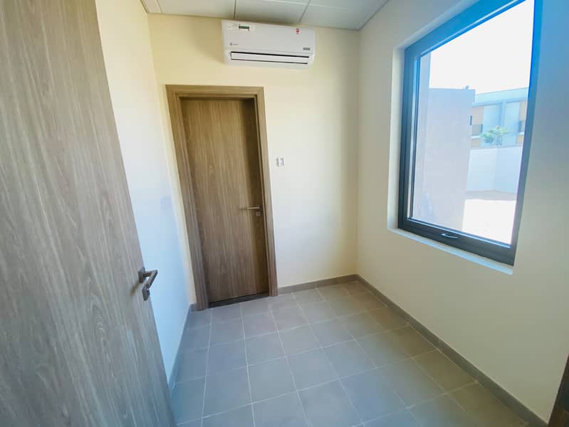 Brand New Luxury Corner Villa | 5 Master Bedrooms + Guest Room | Prime Location Near Entrance | Plot Size: 5,660 Sq. Ft Corner - Image 15