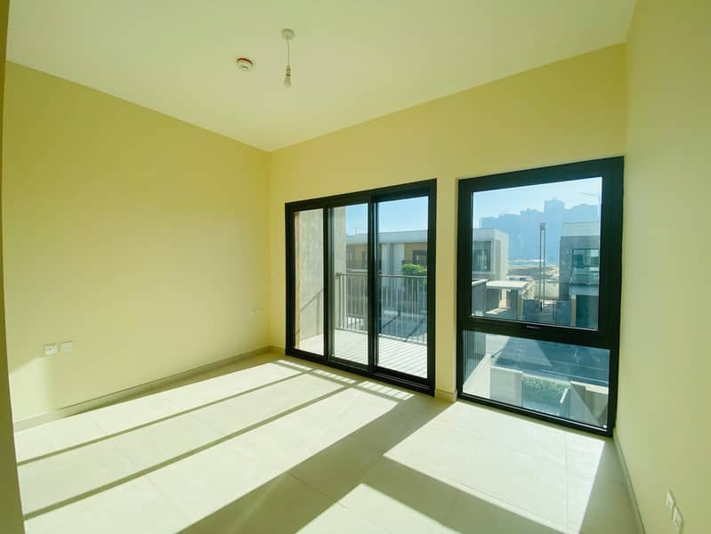 Brand New Luxury Corner Villa | 5 Master Bedrooms + Guest Room | Prime Location Near Entrance | Plot Size: 5,660 Sq. Ft Corner - Image 18