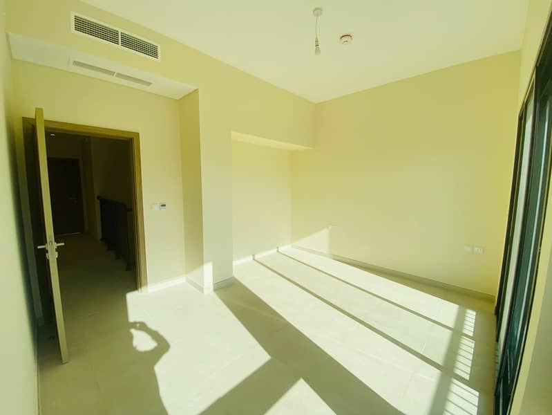 Brand New Luxury Corner Villa | 5 Master Bedrooms + Guest Room | Prime Location Near Entrance | Plot Size: 5,660 Sq. Ft Corner - Image 19