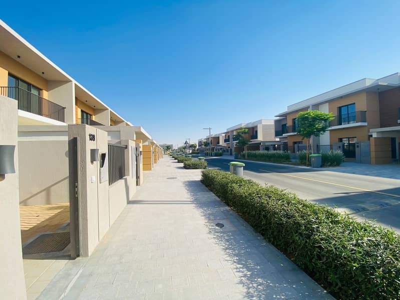 Brand New Luxury Corner Villa | 5 Master Bedrooms + Guest Room | Prime Location Near Entrance | Plot Size: 5,660 Sq. Ft Corner - Image 30