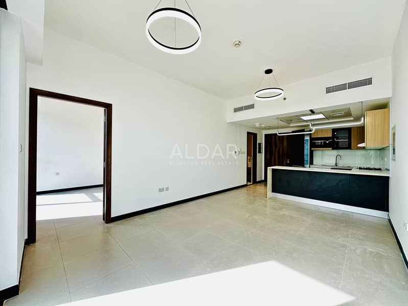 Luxury Living|With Appliances|Near Exit|Hot Deal Luxury Living|With Appliances|Near Exit|Hot Deal