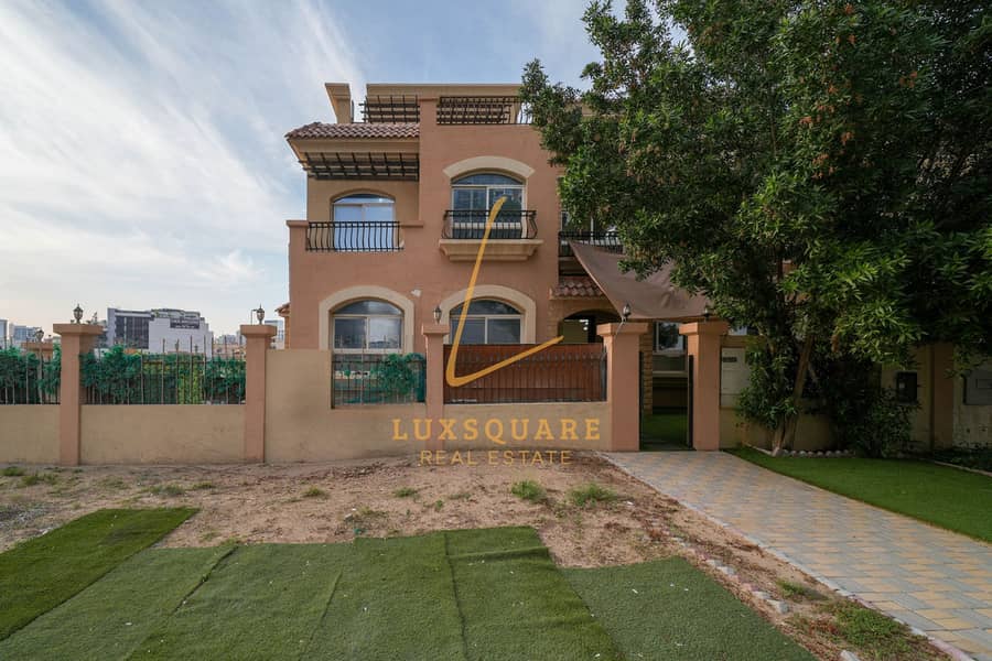Exclusive |Spacious Upgraded Villa |Prime Location Exclusive |Spacious Upgraded Villa |Prime Location