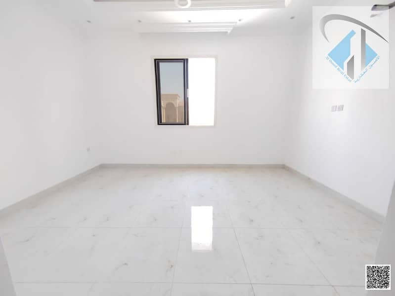 12 caa870ac-80bc-4c36-93a6-36c3cbb7f3ce. jpg