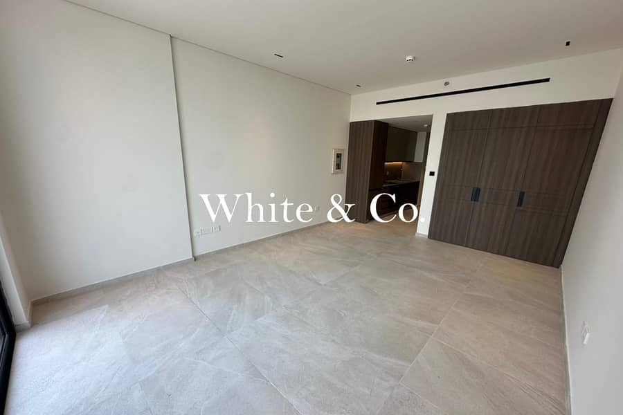 Urgent Sale | Stunning Amenites | Vacant - Image 3