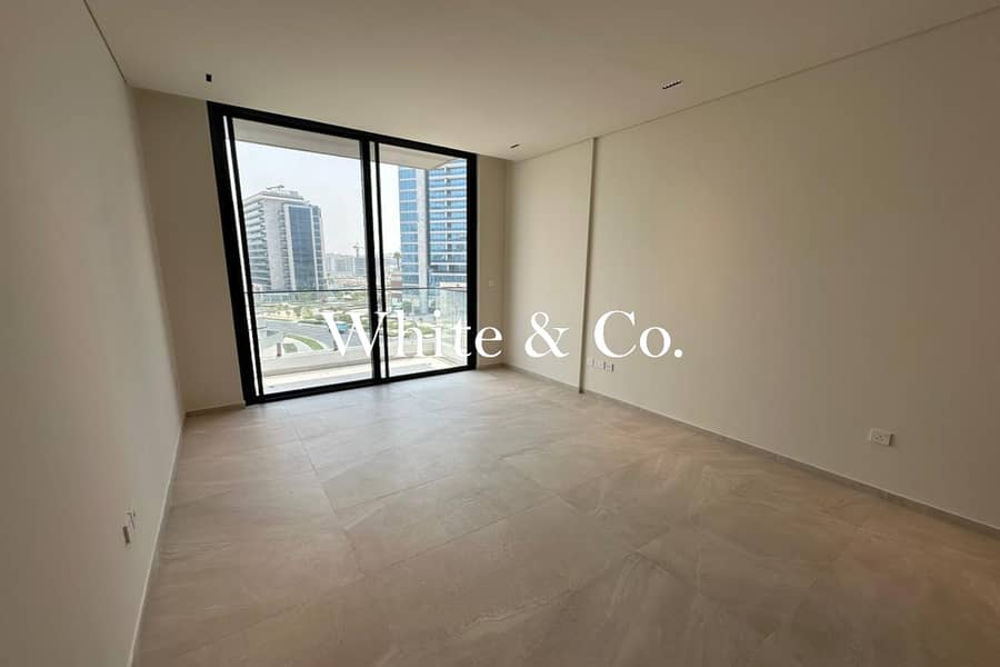 Urgent Sale | Stunning Amenites | Vacant - Image 4