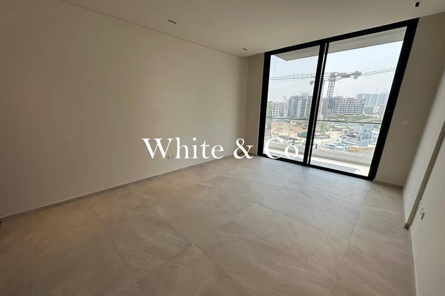 Urgent Sale | Stunning Amenites | Vacant - Image 5