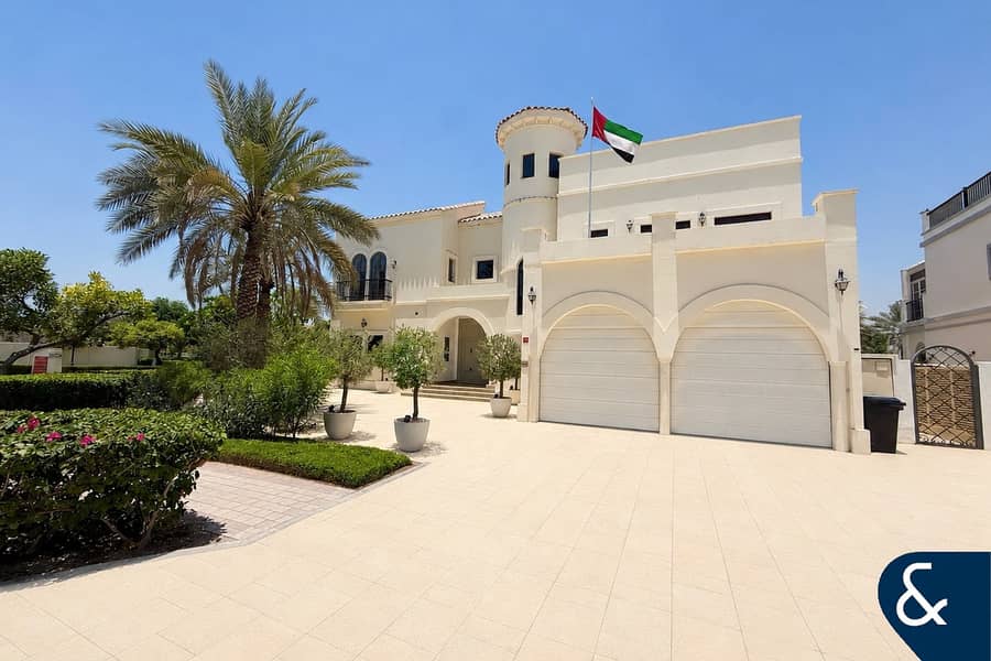 Exclusive | 5 Beds | Corner Villa | Upgraded Exclusive | 5 Beds | Corner Villa | Upgraded