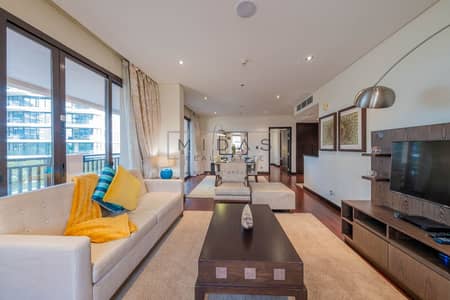 2 Bedroom Apartment for Rent in Palm Jumeirah, Dubai - LR 1. jpeg 2 Bedroom Apartment for Rent in Palm Jumeirah, Dubai - LR 1. jpeg