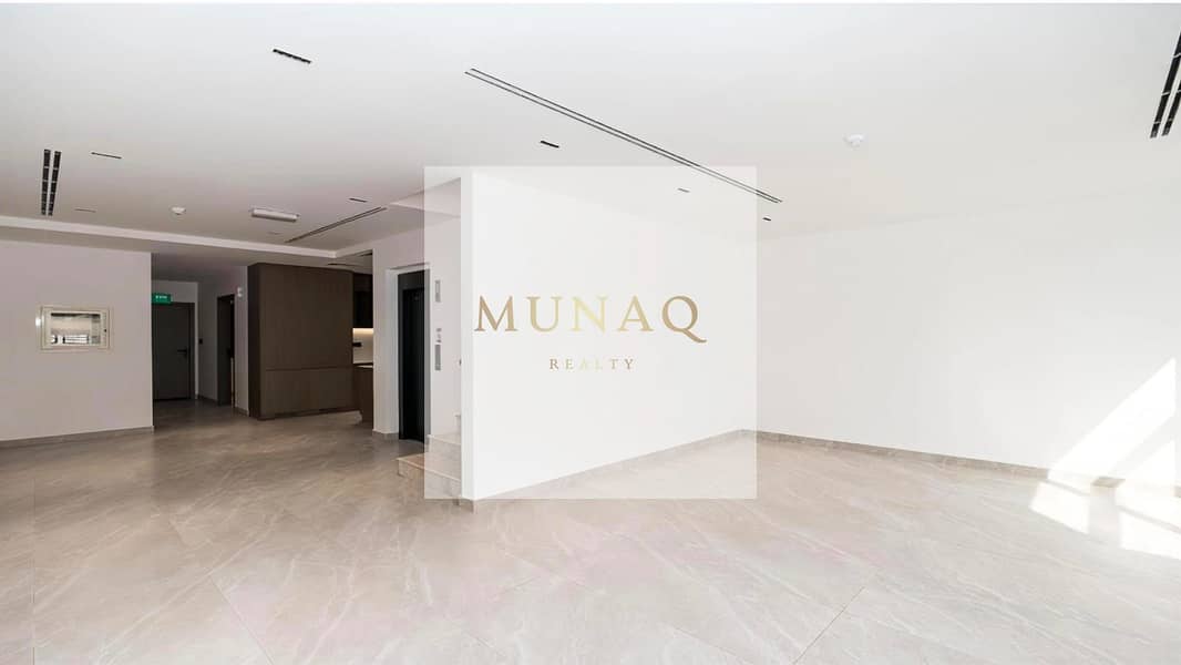 Spacious 4BR+Maid Villa | Modern living - Image 9