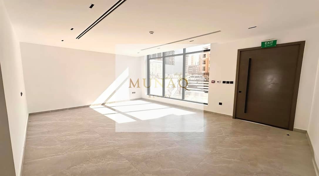 Spacious 4BR+Maid Villa | Modern living - Image 11