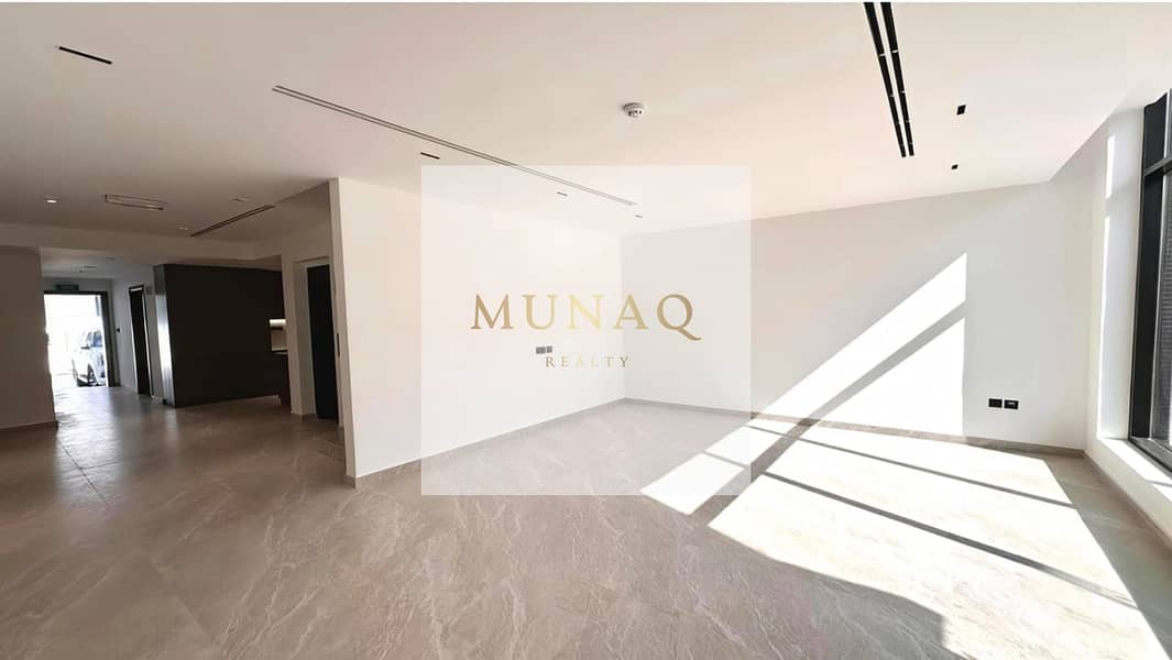 Spacious 4BR+Maid Villa | Modern living - Image 12