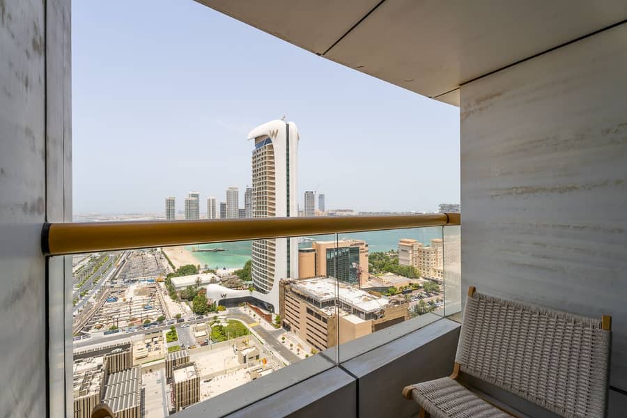 2 balcony with view . jpg