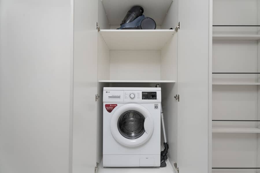 7 Laundry room . jpg