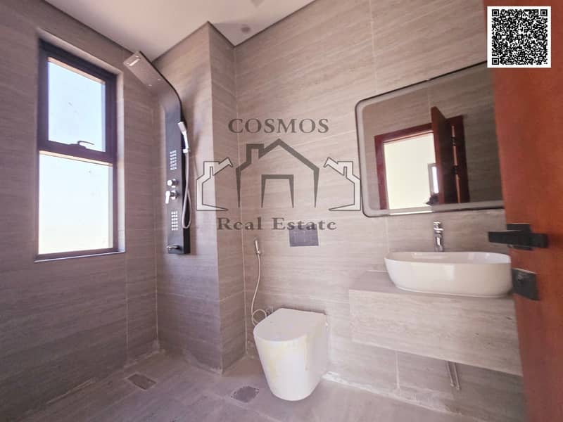 12 4br toilet 2. jpeg