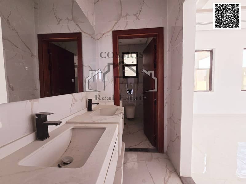 13 4br toilet 4. jpeg