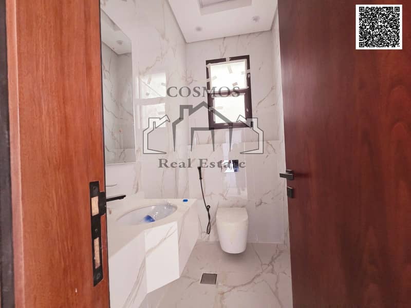 14 4br toilet 5. jpeg