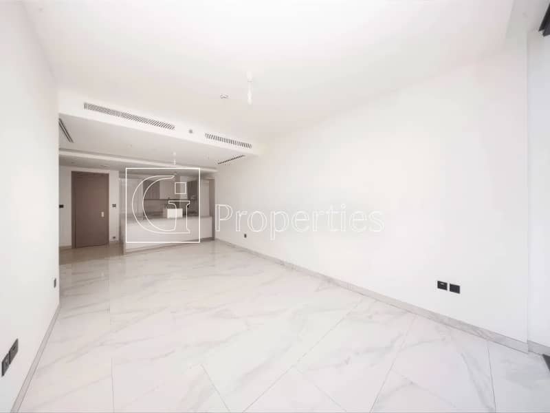 Waterfront 1BR | Stunning Views | Best Deal - Image 4
