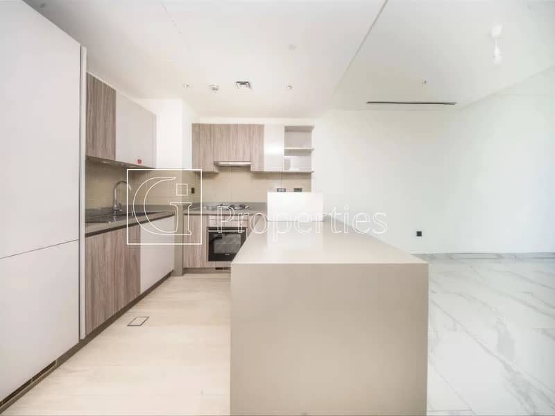 Waterfront 1BR | Stunning Views | Best Deal - Image 9
