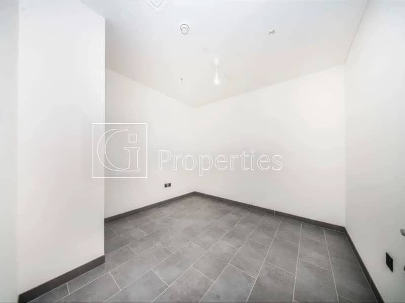Waterfront 1BR | Stunning Views | Best Deal - Image 13
