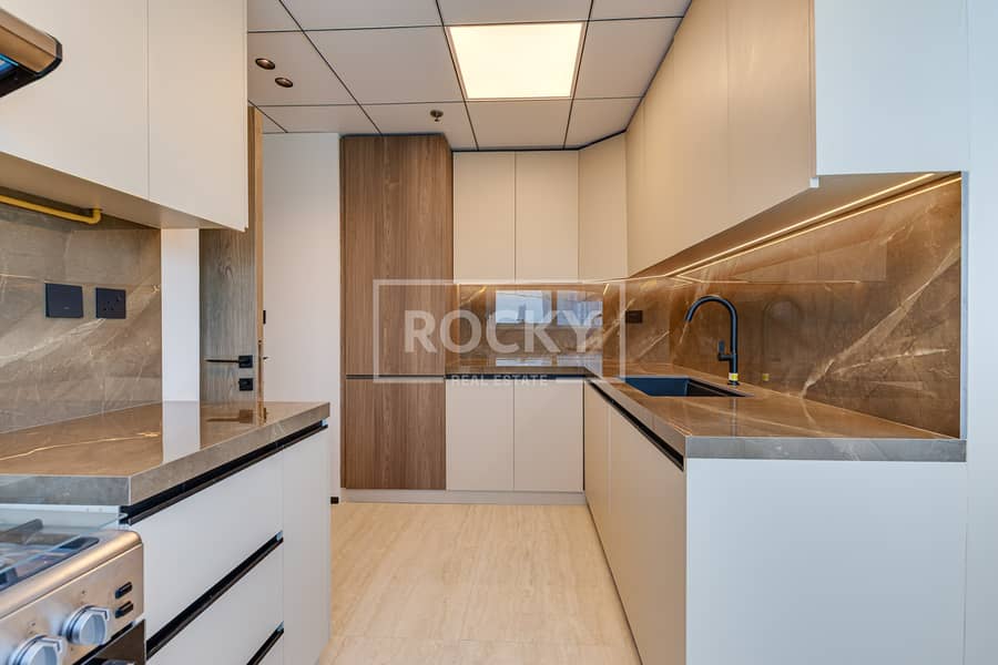 14 Amaris Residence-11. jpg