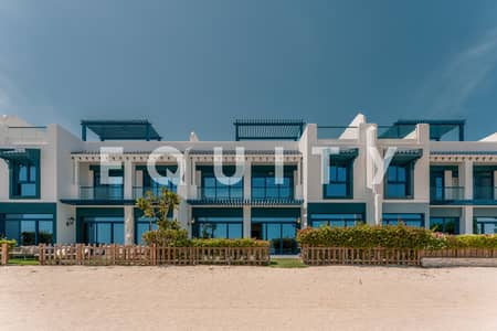 5 Bedroom Townhouse for Rent in Palm Jumeirah, Dubai - Direct Beach Access | Vacant Now | 5 Bedroom