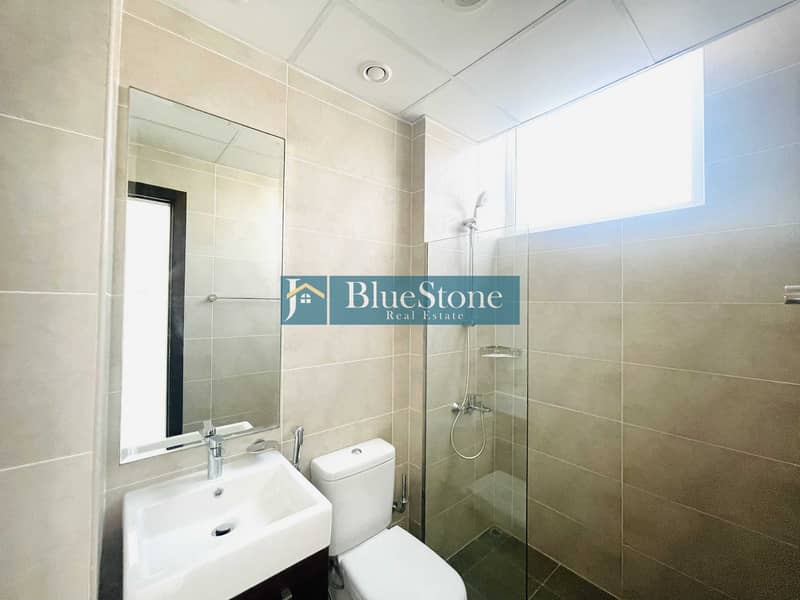 12 Bath IMG-4793. jpg