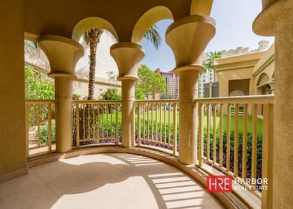 2 Bedroom Apartment for Sale in Palm Jumeirah, Dubai - Spacious Layout | Premium Location | Huge Terrace