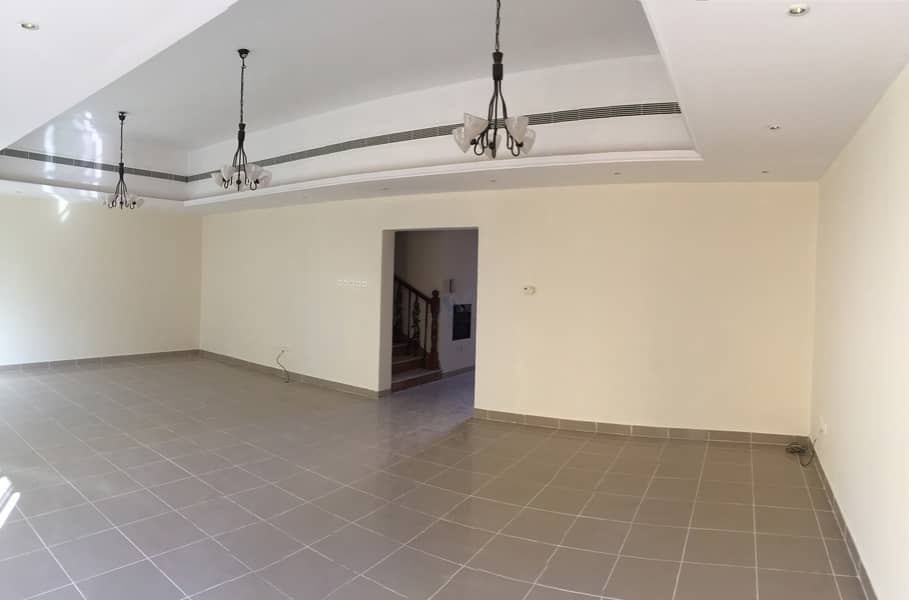 Spacious 3 bed Villa | Close to Bin Sougat Shopping Mall Spacious 3 bed Villa | Close to Bin Sougat Shopping Mall