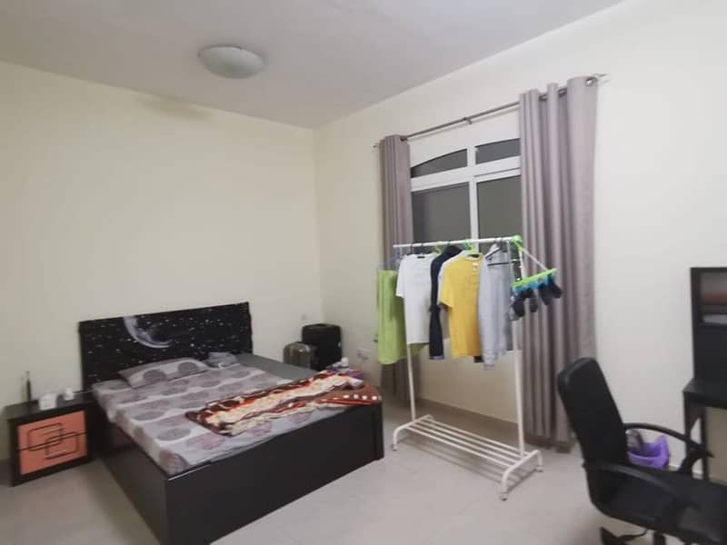 HOT OFFER LARGE 2 BEDROOM FOR SALE CBD 7 Trafalgar Tower WITH BALCONY AND PARKING 600K