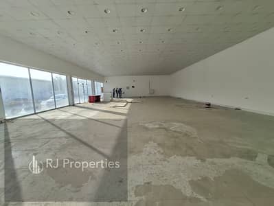 Shop for Rent in Industrial Area, Sharjah - IMG-20251230-WA0165. jpg Shop for Rent in Industrial Area, Sharjah - IMG-20251230-WA0165. jpg