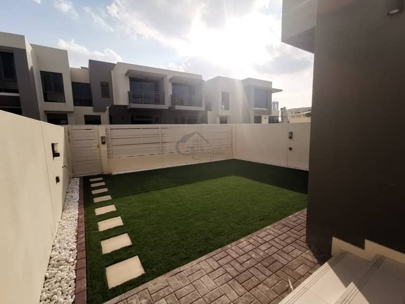 Amazing offer I Beautiful Type 2M in Maple 1 | Landscaped Garden Amazing offer I Beautiful Type 2M in Maple 1 | Landscaped Garden
