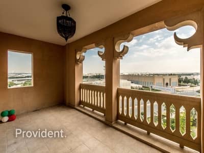 Hot Deal- 2B/R+M | Vacant and High-end Unit Hot Deal- 2B/R+M | Vacant and High-end Unit