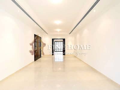 Outstanding 6BR Villa With People Pleasing Balcony Outstanding 6BR Villa With People Pleasing Balcony