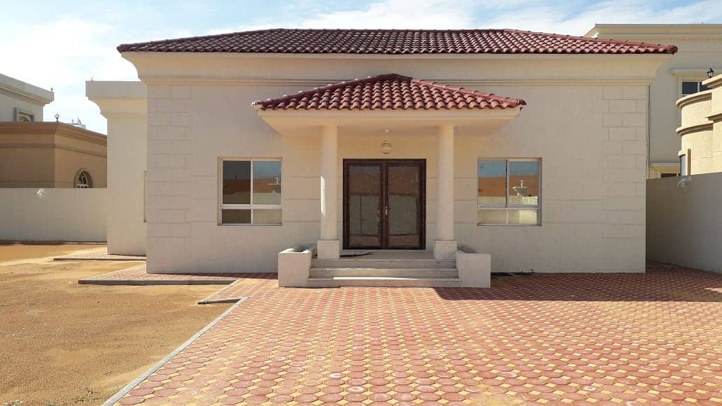 Clean villa, excellent location - Ras Al Khaimah - Al Dhait South, for sale