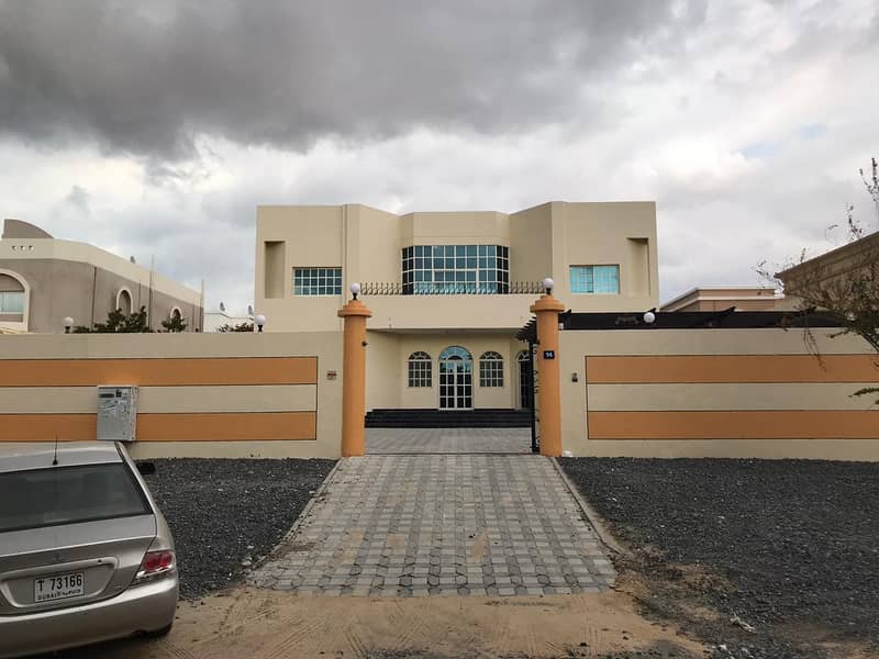For those wishing to rent in the finest new areas of Ajman for rent, a very excellent villa in Al Jurf first floor Council, lounge and dining room with a large master room fully equipped kitchen very large yard cars umbrella  The second floor consists 4 m