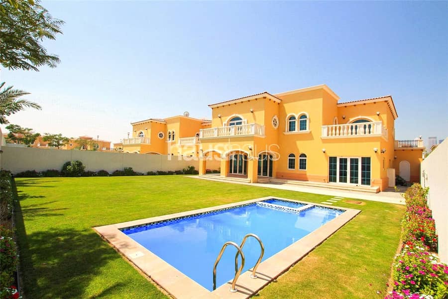 Stunning Views | Huge Villa with Pool | 5 bed