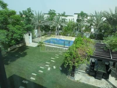 A 3BR Villa in District 5.Large Plot Landscaped Plot and Pool. A 3BR Villa in District 5.Large Plot Landscaped Plot and Pool.